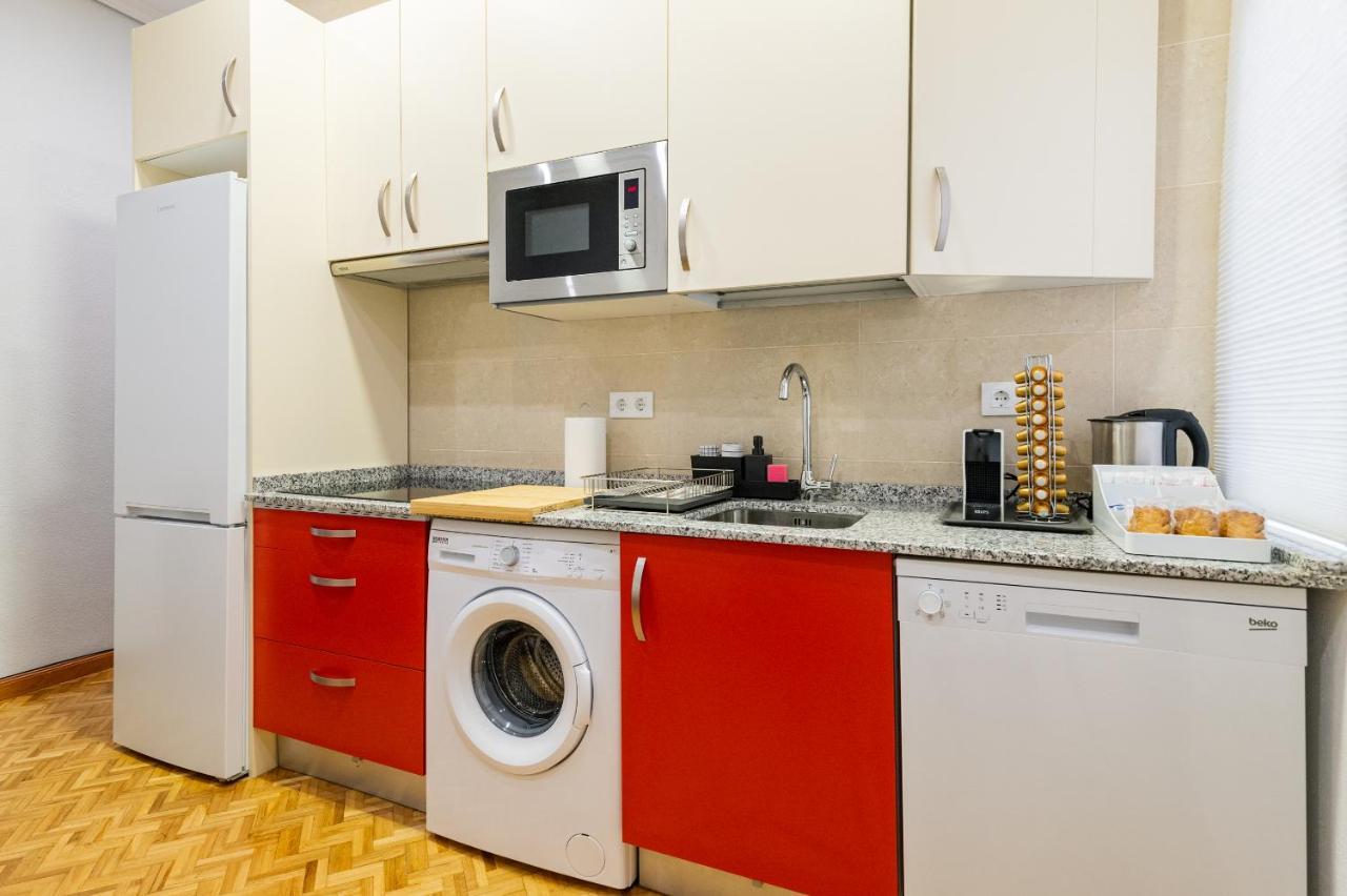 Centrico Apartamento Con 3 Banos En Puerta Del Sol Y Atocha Madrid Eksteriør bilde