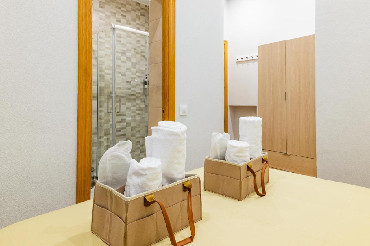Centrico Apartamento Con 3 Banos En Puerta Del Sol Y Atocha Madrid Eksteriør bilde