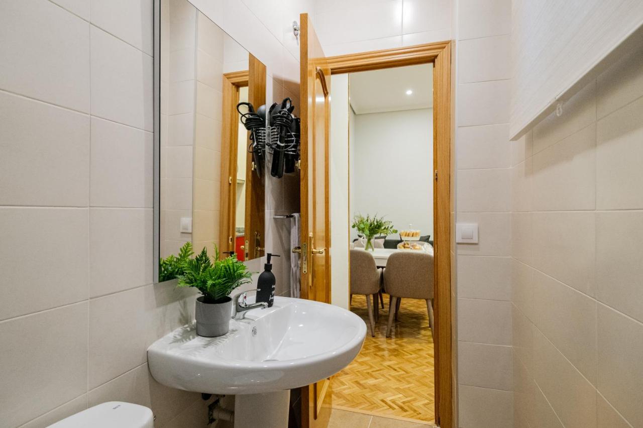 Centrico Apartamento Con 3 Banos En Puerta Del Sol Y Atocha Madrid Eksteriør bilde